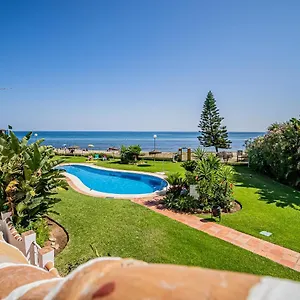 https://luxury-2-bedroom-beachfront-apt-in-bali-mijas-costa.1costadelsol.com