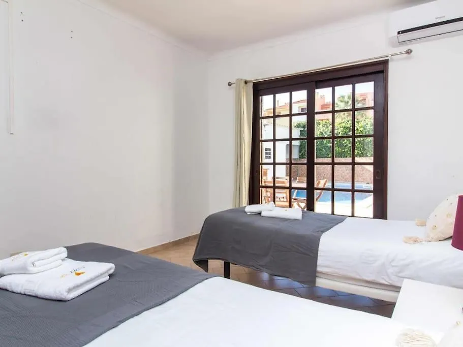 Villa Dogueno- Privat Pool & Privacy & Albufeira Center
