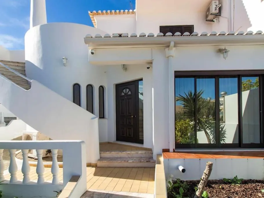 Villa Dogueno- Privat Pool & Privacy & Albufeira Center Portugal